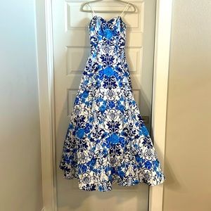 Great condition barely worn blue and white prom dress